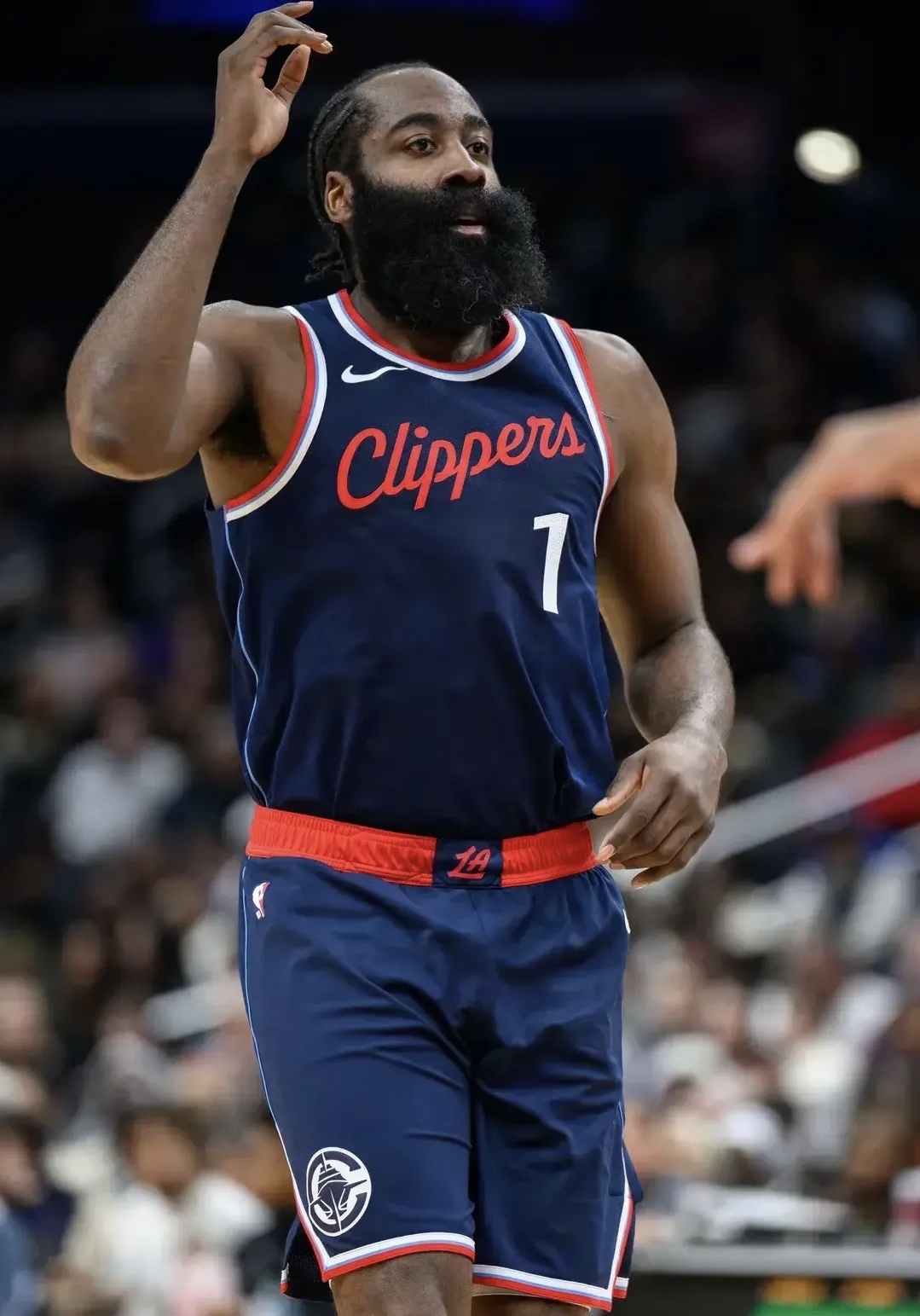 哈登迎来三赛季高光表现，巴塞罗那球迷沸腾！