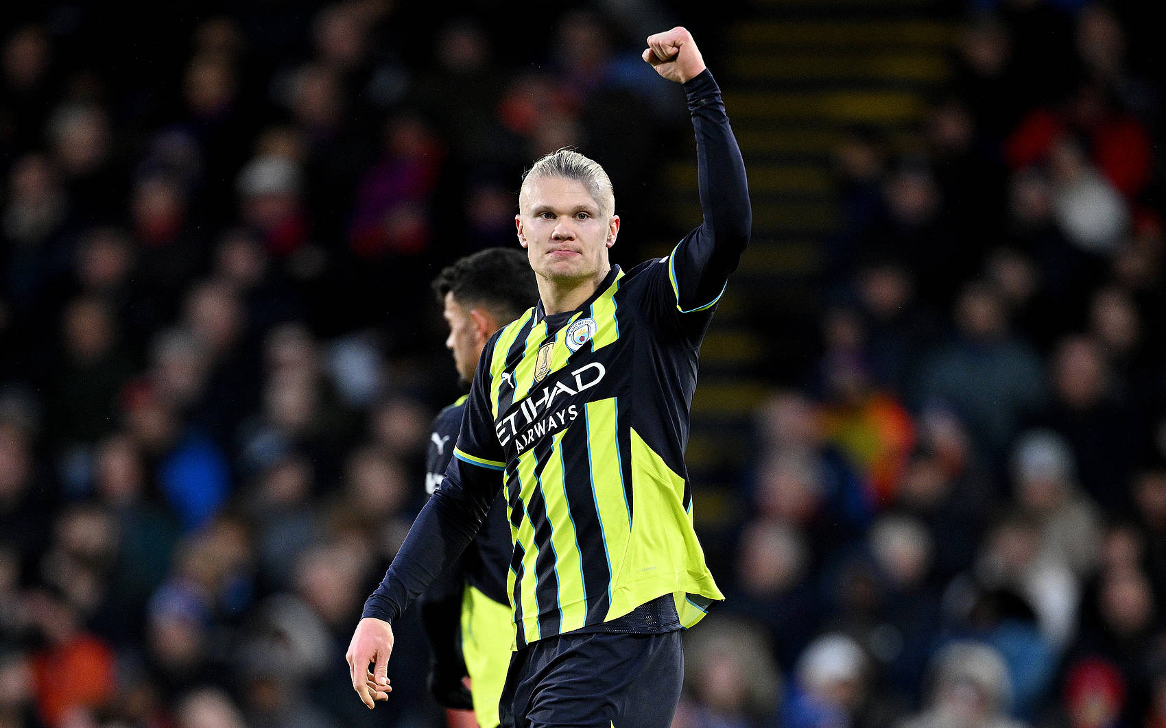 哈兰德迎来十赛季高光表现，曼联球迷沸腾！